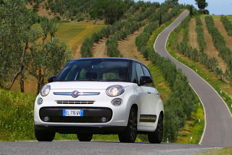  Fiat 500L 2012 года  (фото 39 из 84)